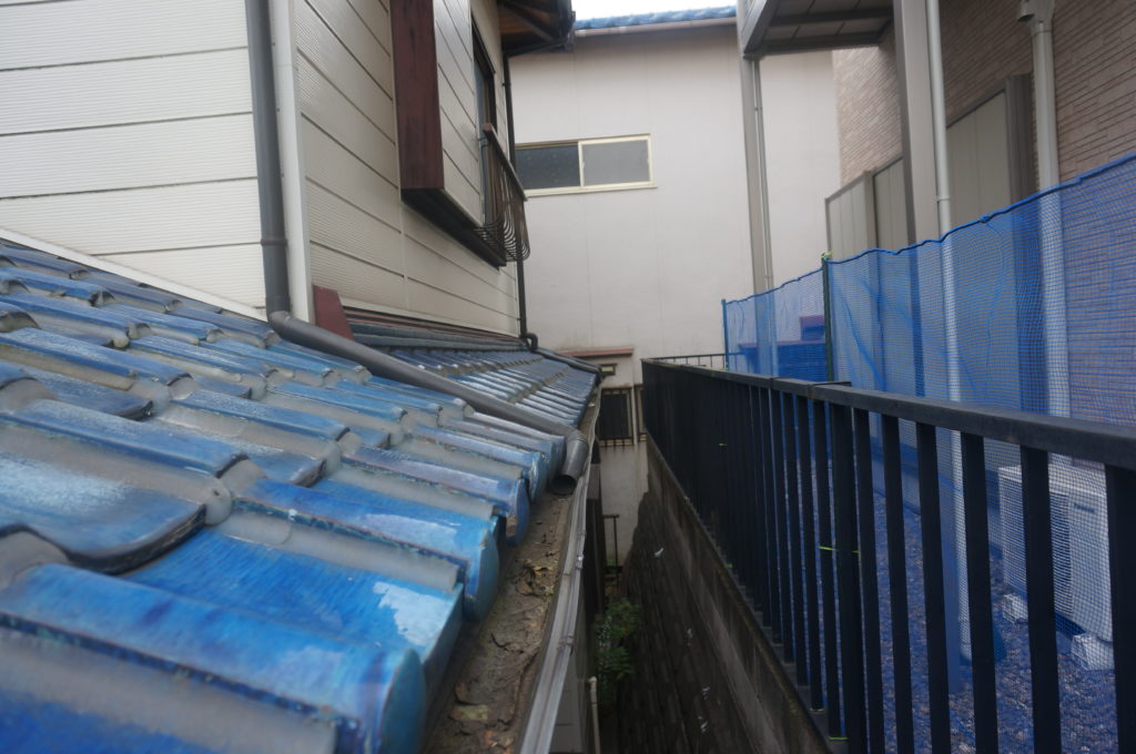 千葉県松戸市で雨樋と波板を修理交換工事