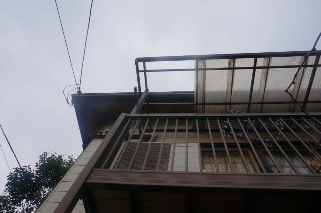 千葉県松戸市で雨樋と波板を修理交換工事