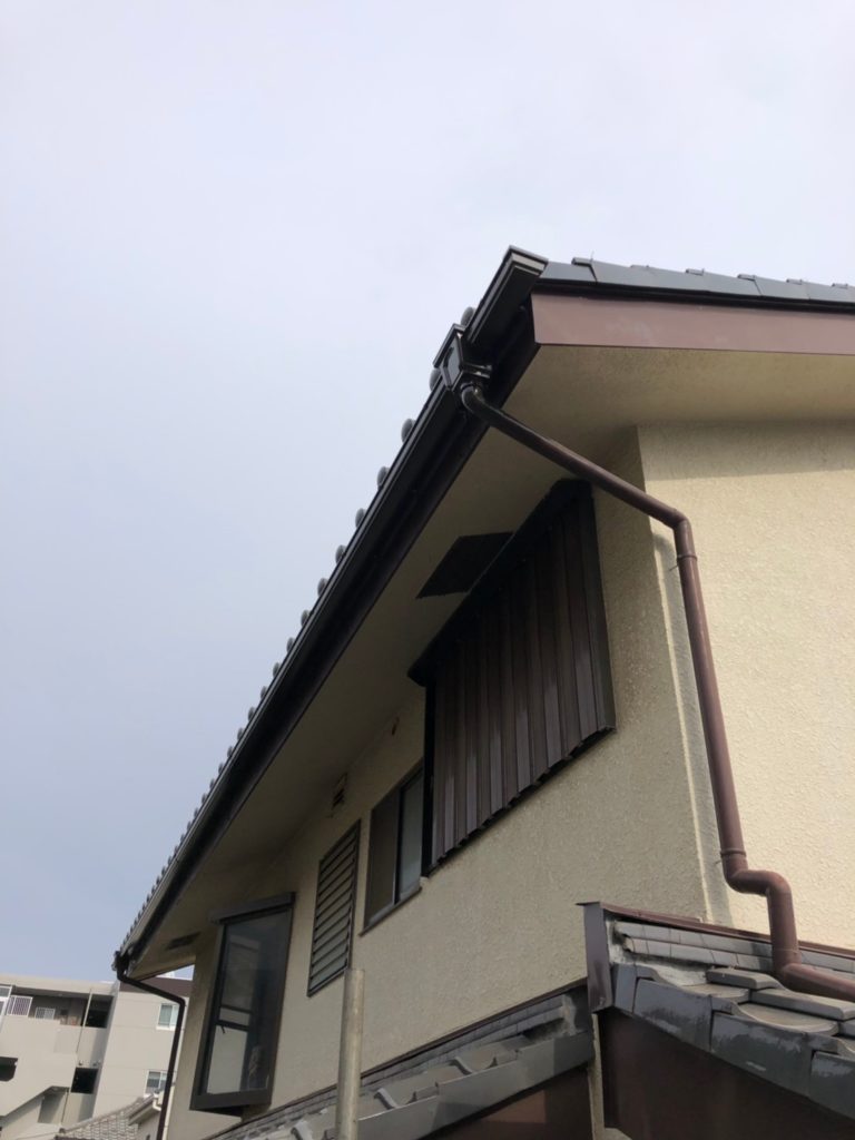 埼玉県志木市の屋根雨樋修理工事はHearthomeに！