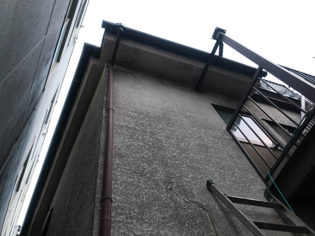 江戸川区の屋根雨樋工事はどこに頼めばいい？