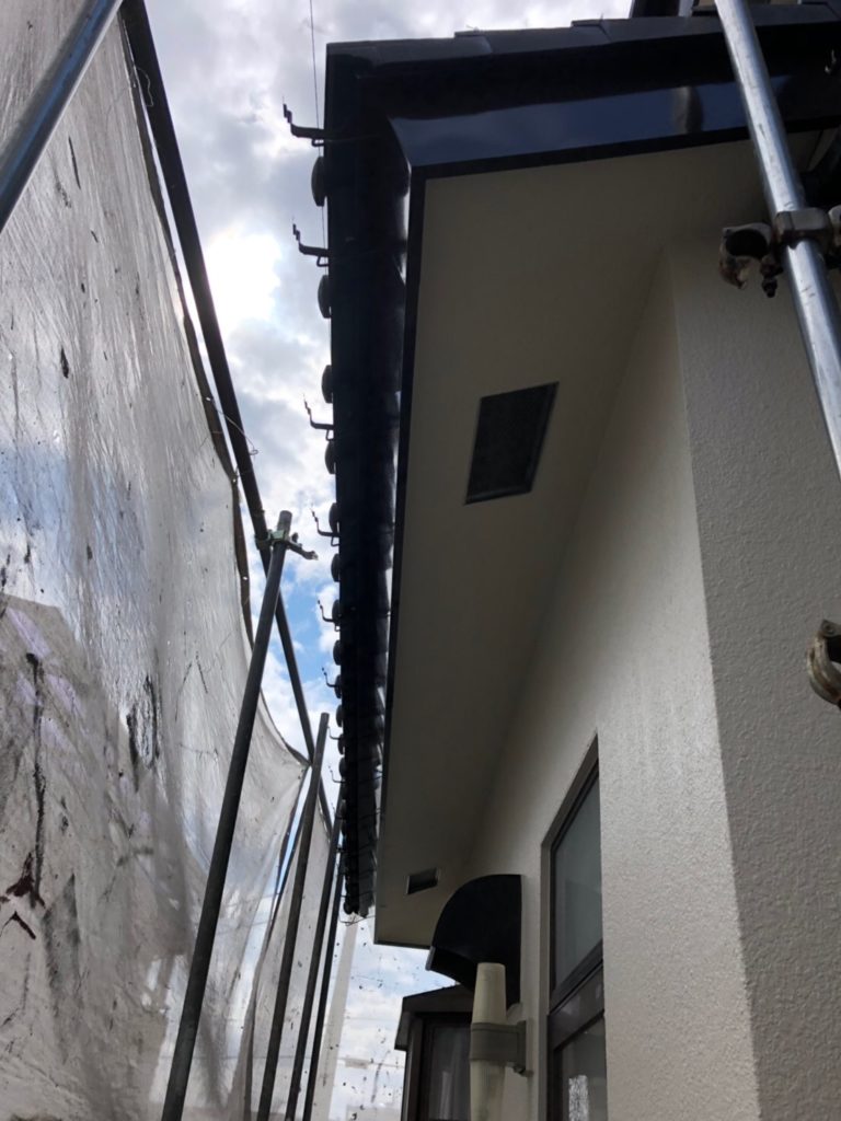 杉並区で屋根雨樋交換修理工事はハートホームに