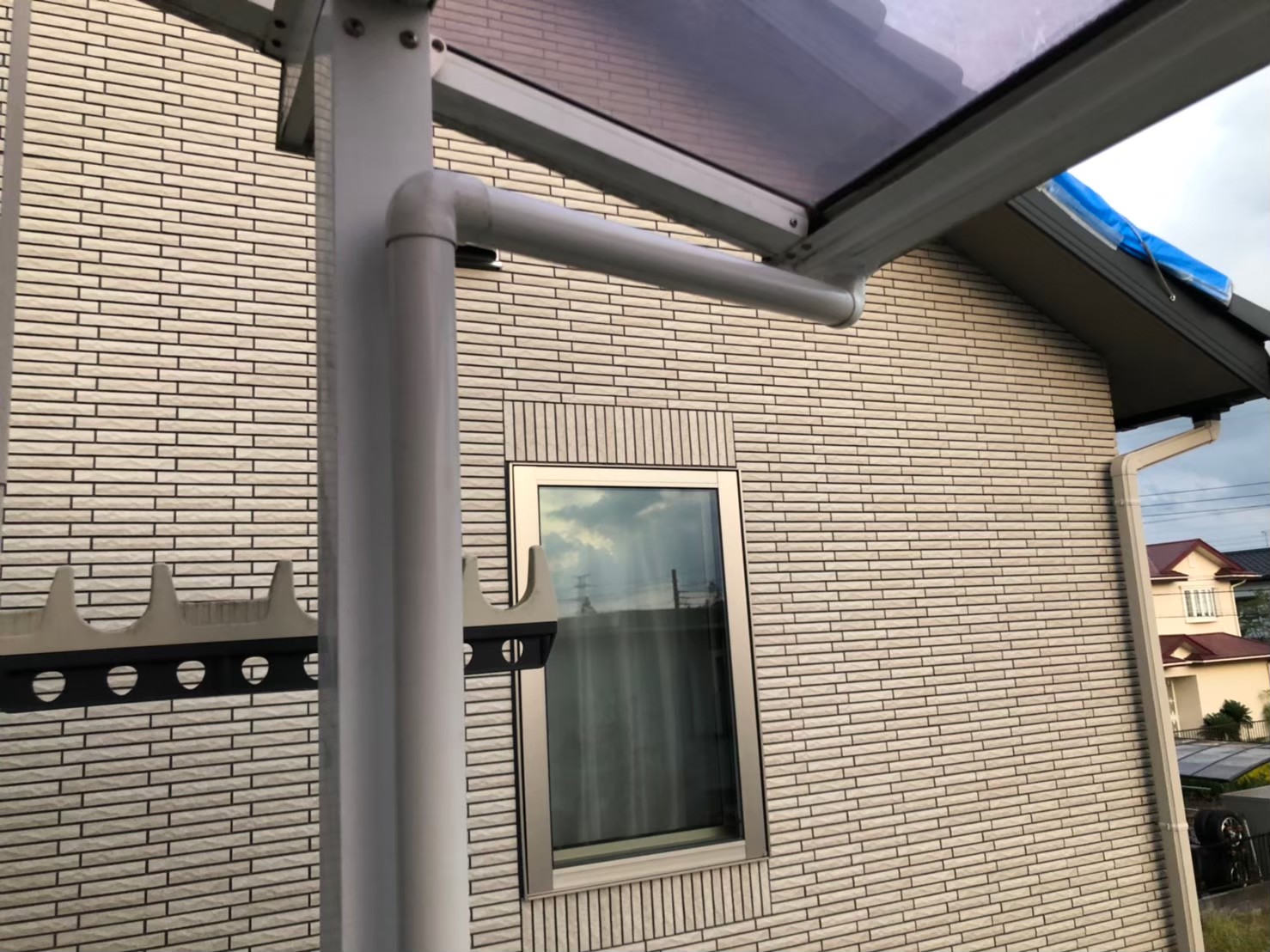 西東京市で屋根塗装＆雨樋交換工事 有能な職人達
