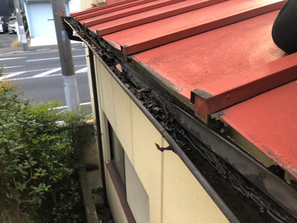 千葉県習志野市 台風で破損した波板雨樋交換工事