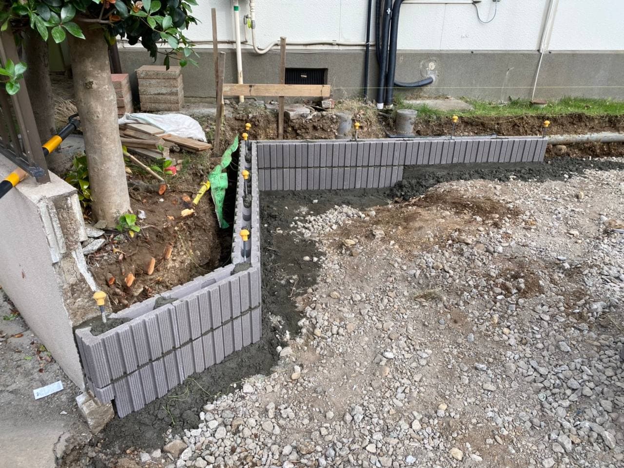 埼玉県所沢市で駐車場カーポート新設工事