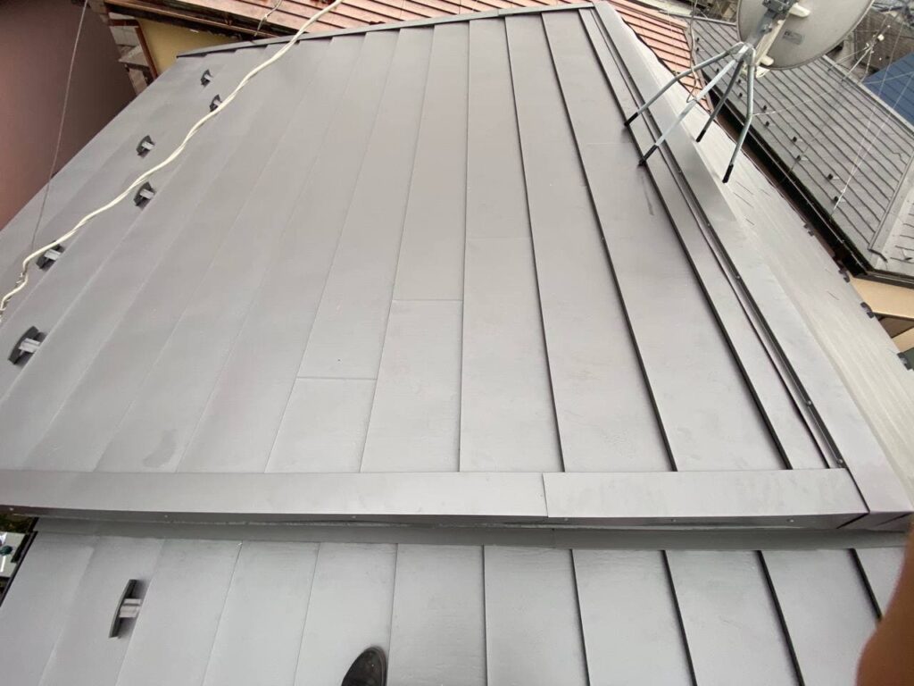 横浜市都筑区でガルバリウム鋼板屋根葺き替え