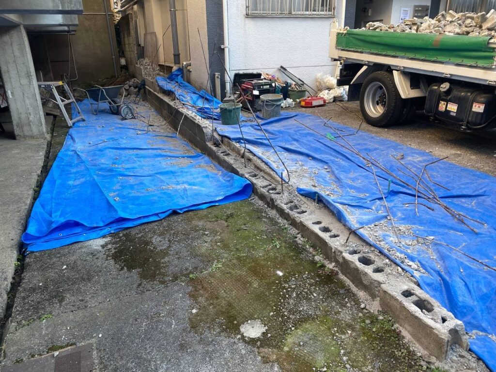 東京都新宿区でブロック塀解体フェンス新設工事