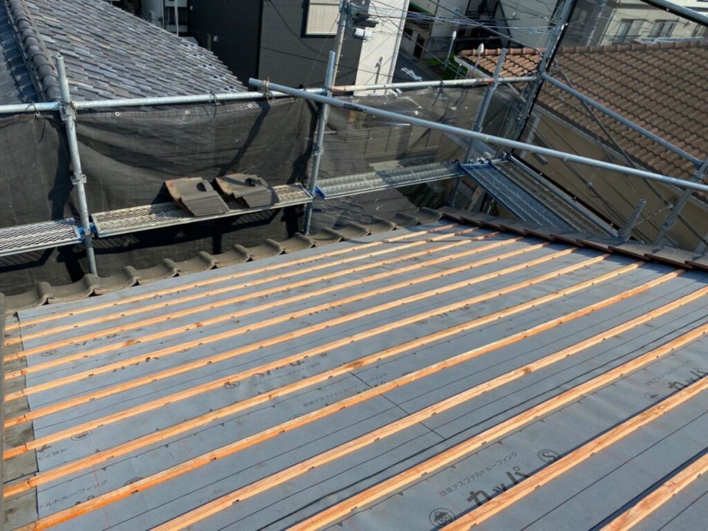 東京都墨田区で防水シート新設屋根葺き直し工事