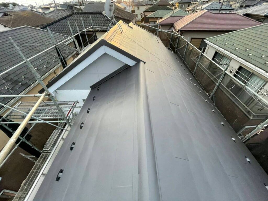 武蔵村山市で屋根瓦カバールーフ重ね葺き工事