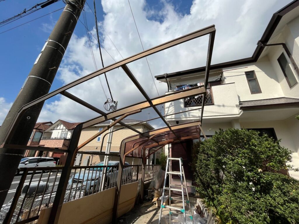 千葉県船橋市でカーポート屋根及び雨樋交換工事