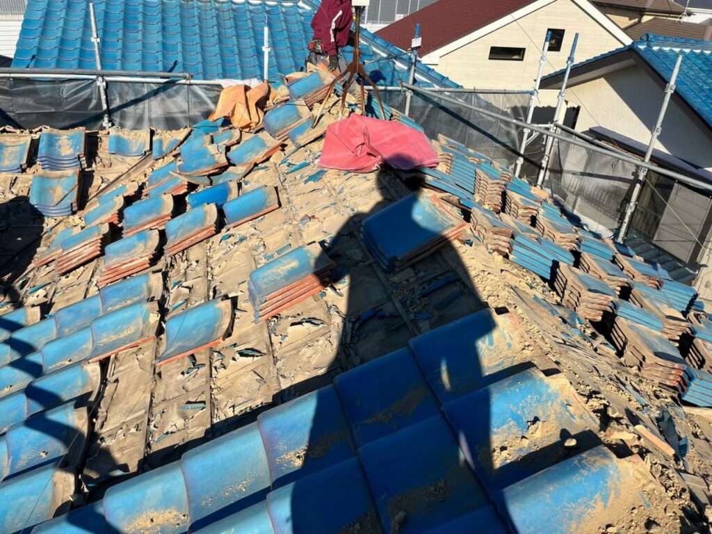 国分寺市で瓦からコロニアルに屋根葺き替え工事