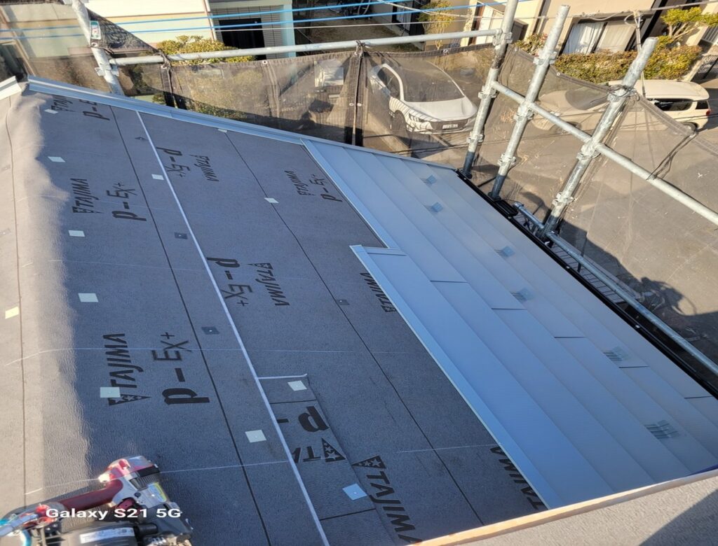 これが屋根職人の匠の技！本庄市で屋根重ね葺き