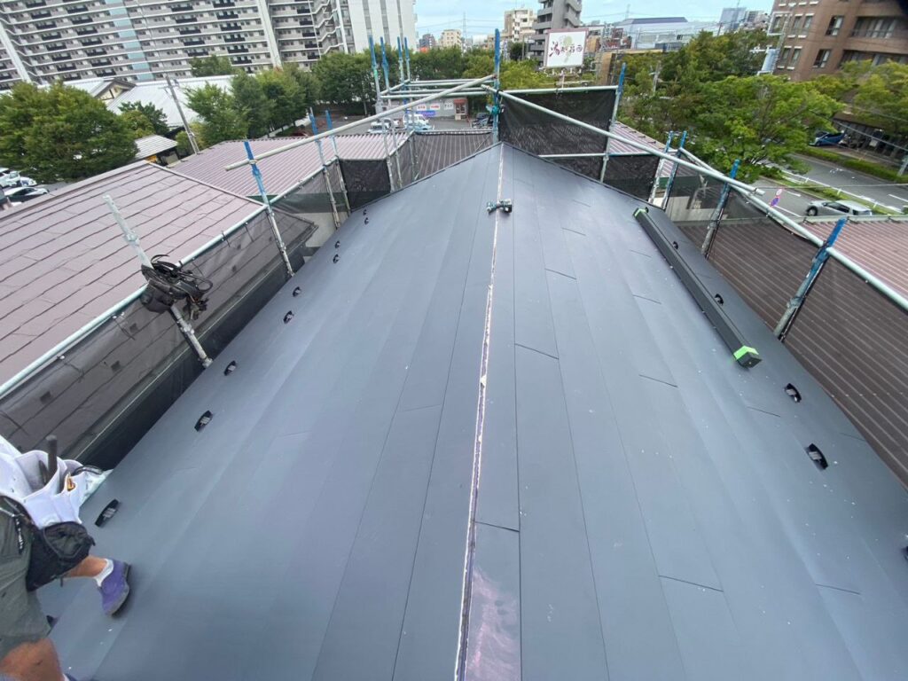 群馬県高崎市で屋根重ね葺きリフォーム修繕工事