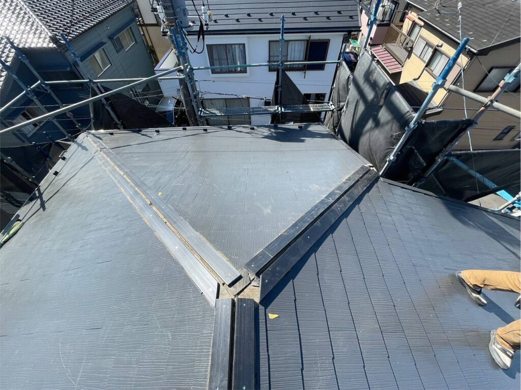 東京都文京区で屋根塗装と樹脂製貫板棟板金交換