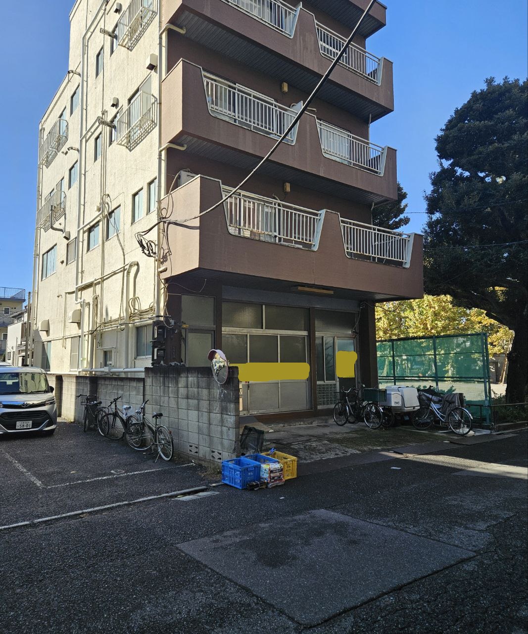 足立区で崩落の可能性があるベランダを撤去新設