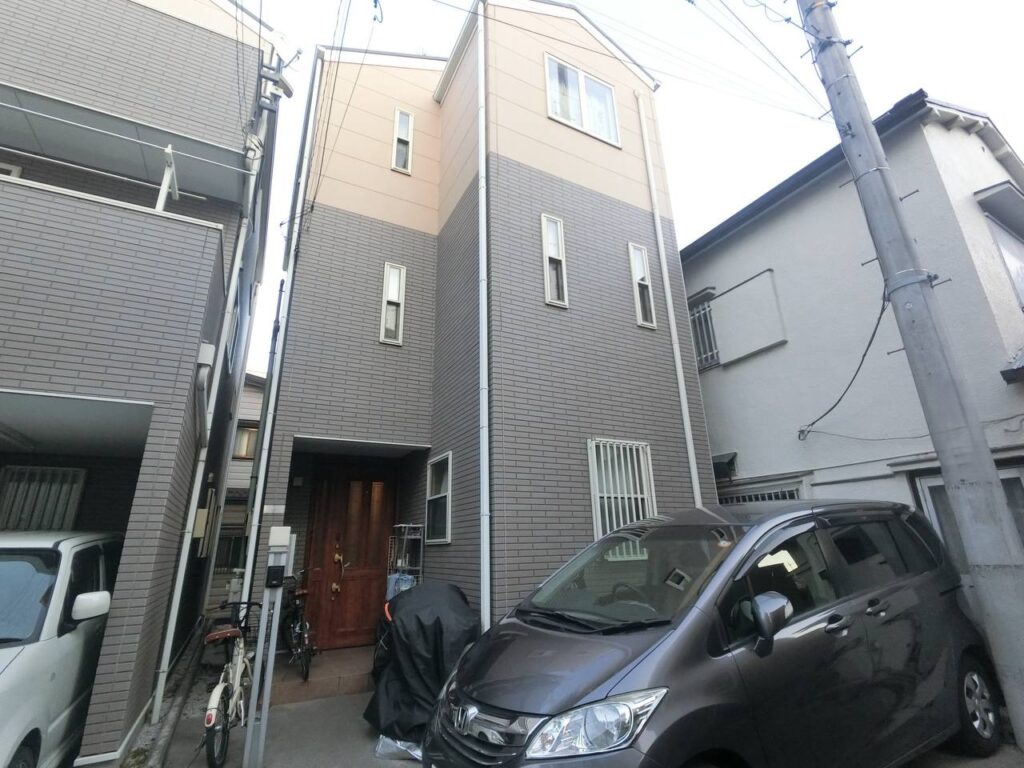 文京区の屋根・外壁塗装｜ツートーンカラーで上品な外観にリニューアル